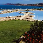 Colonna Resort, A Colonna Luxury Hotel, فندق بورتو كيرفو