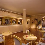 Colonna Resort, A Colonna Luxury Hotel, فندق 5*