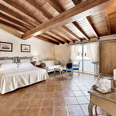 מלון Colonna Resort, A Colonna Luxury Hotel,