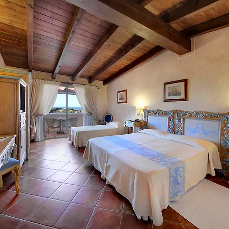 Colonna Resort, A Colonna Luxury Hotel, מלון