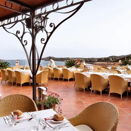 Colonna Resort, A Colonna Luxury Hotel, מלון