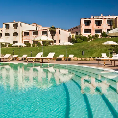 Colonna Resort, A Colonna Luxury Hotel, מלון פורטו צ'רבו