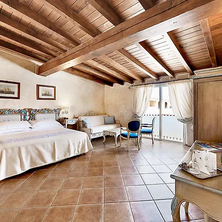 Colonna Resort, A Colonna Luxury Hotel, מלון 5*