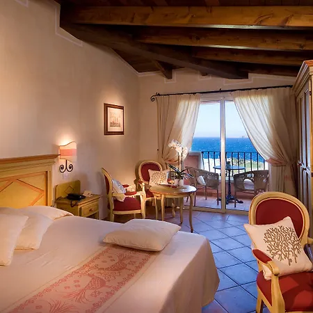 Colonna Resort, A Colonna Luxury Hotel, 切尔沃港
