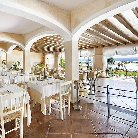 Colonna Resort, A Colonna Luxury Hotel, 切尔沃港