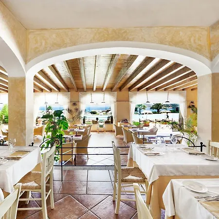 Colonna Resort, A Colonna Luxury Hotel, מלון 5*