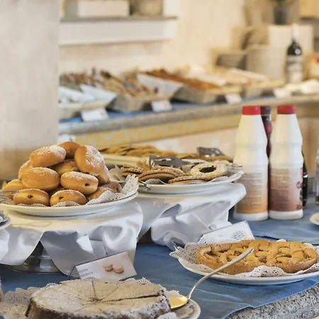 Colonna Resort, A Colonna Luxury Hotel, מלון