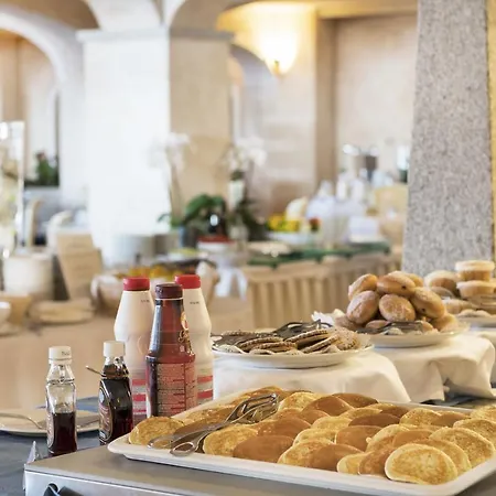 Colonna Resort, A Colonna Luxury Hotel, מלון