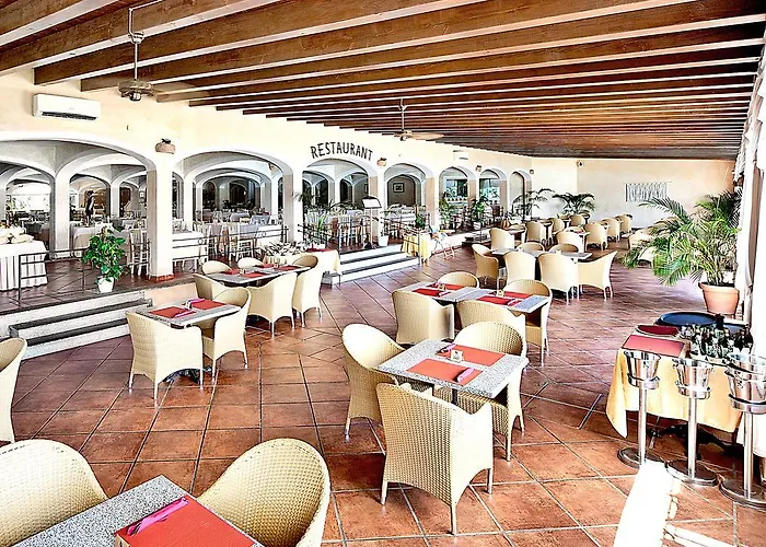 Colonna Resort, A Colonna Luxury Hotel, فندق