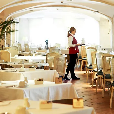 Colonna Resort, A Colonna Luxury Hotel, Готель
